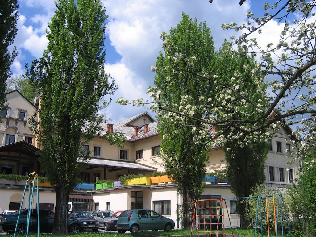 Hostel Idrija Exterior foto